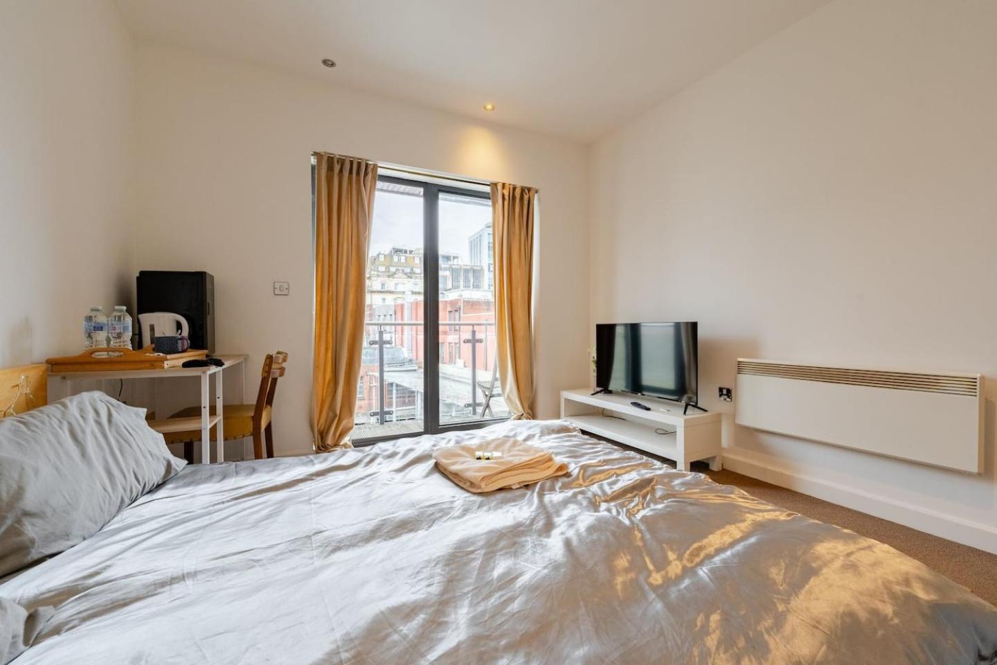 Private Room In Cardiff City Center Zewnętrze zdjęcie